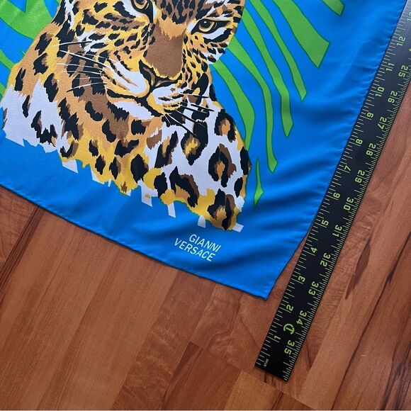 Versace Vibrant Leopard Silk Scarf 🔥🔥🔥 - Picture 2 of 5